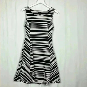Worthington Womens Dress Black & White 4 Sleeveless Round Neck Knee Length EUC
